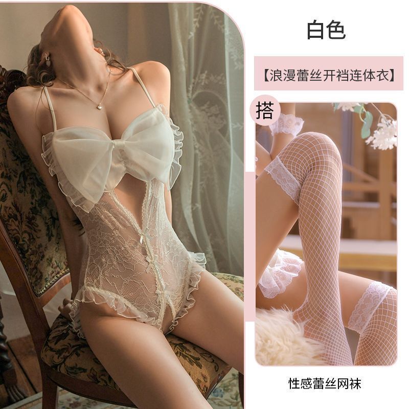 Sexy lingerie, small breasts, no need to take off, crotchless uniform for women on bed, sexy, passionate, midnight charm, convenient for men